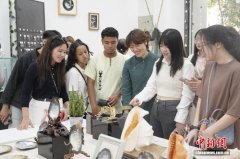 福建漳州举办外国留学生闽南文化工坊技能研习课堂